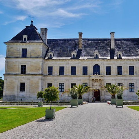 Hôtel Les Capucins 3***. Restaurant-maître restaurateur à Avallon en Bourgogne aux portes du Morvan Yonne.