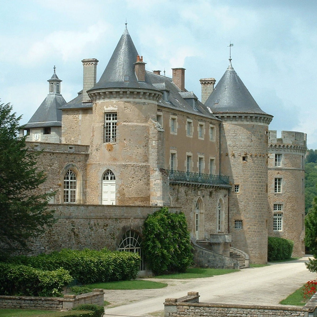 Hôtel Les Capucins 3***. Restaurant-maître restaurateur à Avallon en Bourgogne aux portes du Morvan Yonne.