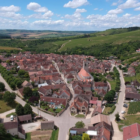 Hôtel Les Capucins 3***. Restaurant-maître restaurateur à Avallon en Bourgogne aux portes du Morvan Yonne.